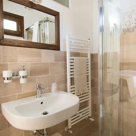 Antica Via Roma E Relax 4*