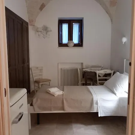 Antica Via Roma E Relax Bed & Breakfast Montalbano (Apulia)