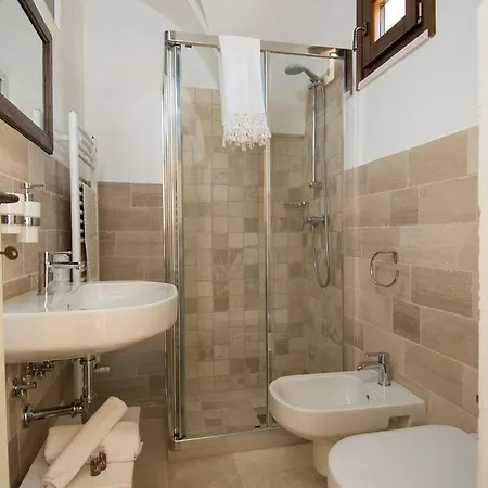 Antica Via Roma E Relax Frühstückspension Montalbano (Apulia)