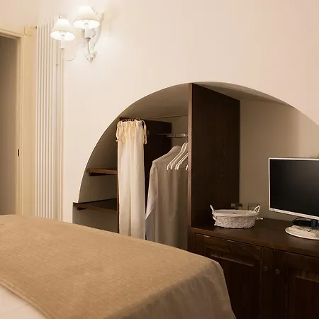 Antica Via Roma E Relax *