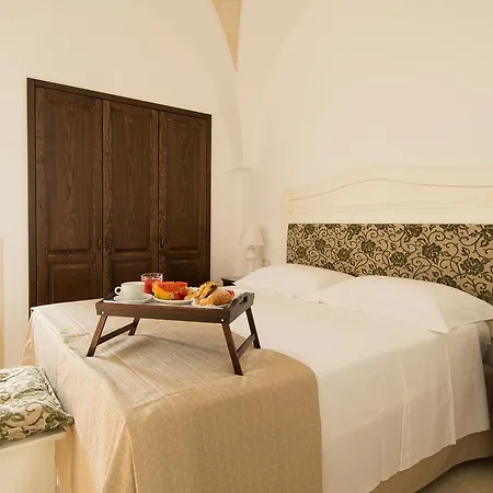 Antica Via Roma E Relax * Montalbano (Apulia)